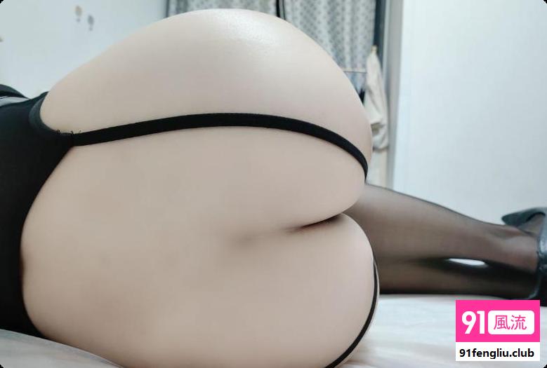 蜜桃臀包子骚希希
